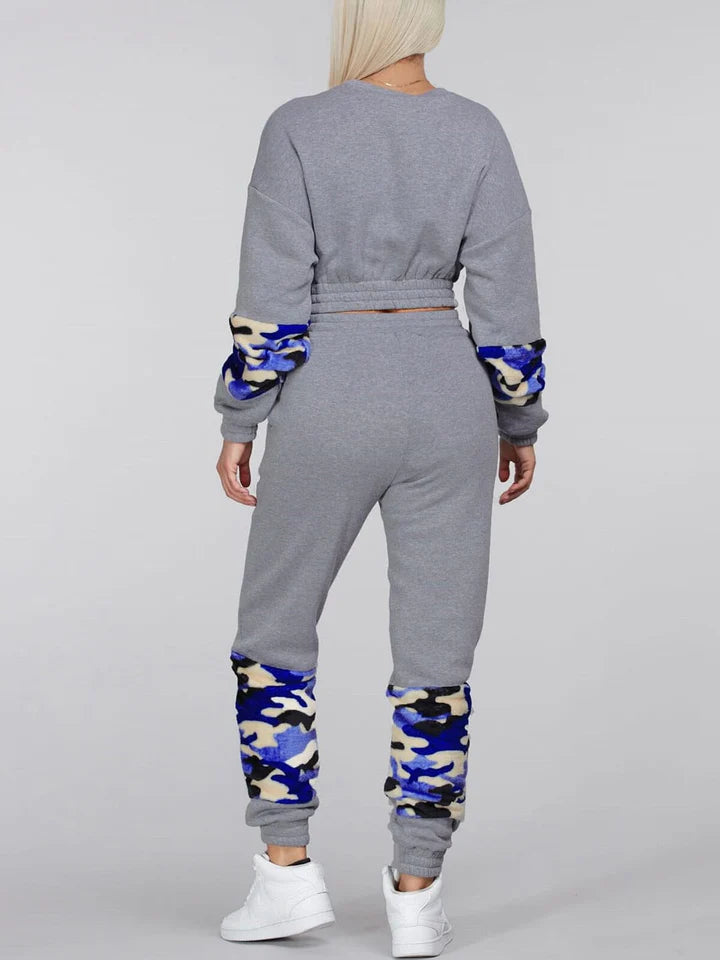 WOMEN'S LONG SLEEVE SWEATER & PANTS CAMO DETAILED SET